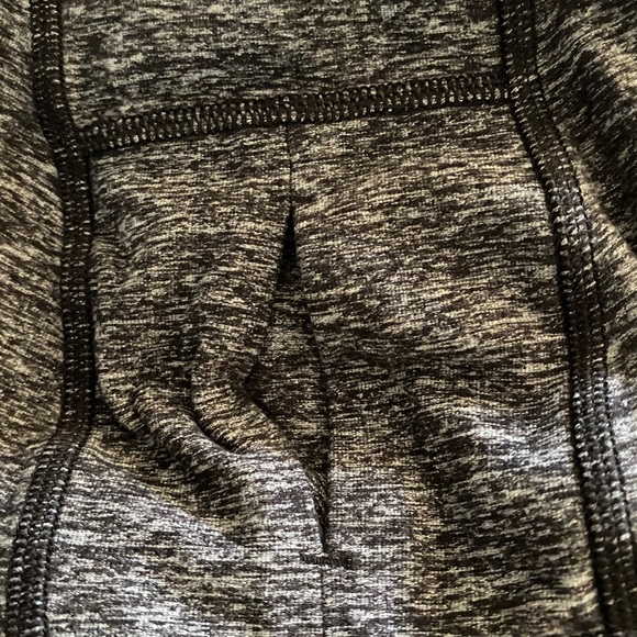 Lululemon pullover long sleeve hoodie, size 6 - Picture 3 of 3